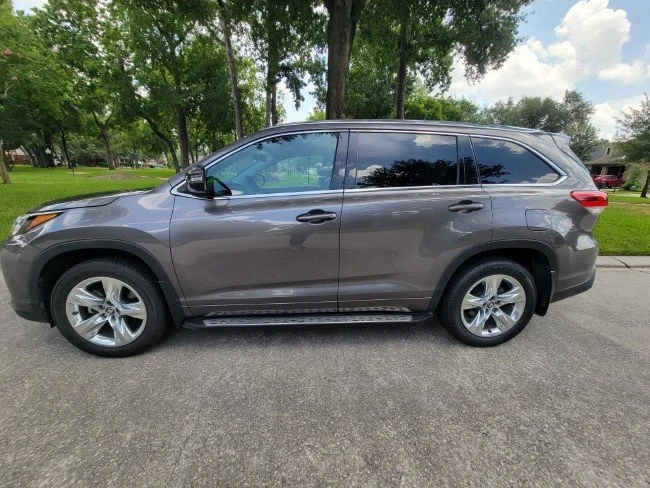 2018 Toyota Highlander - Image 2 of 6