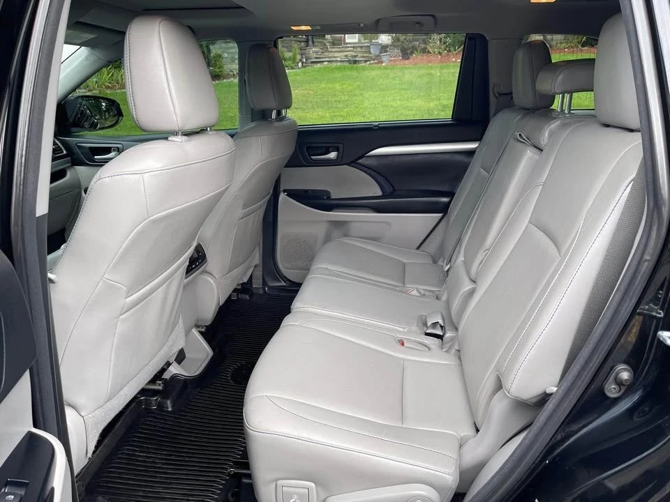 2018 Toyota Highlander - Image 12 of 19