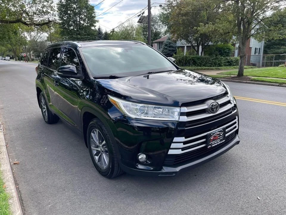 2018 Toyota Highlander - Image 8 of 19
