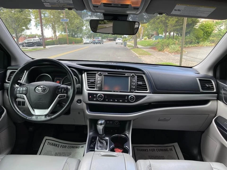 2018 Toyota Highlander - Image 13 of 19