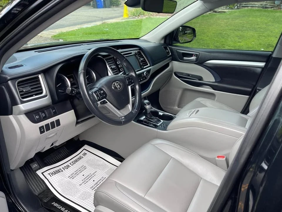 2018 Toyota Highlander - Image 15 of 19