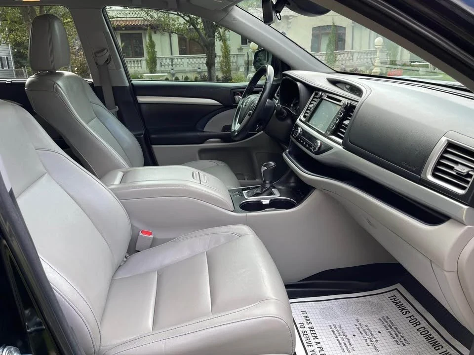 2018 Toyota Highlander - Image 14 of 19