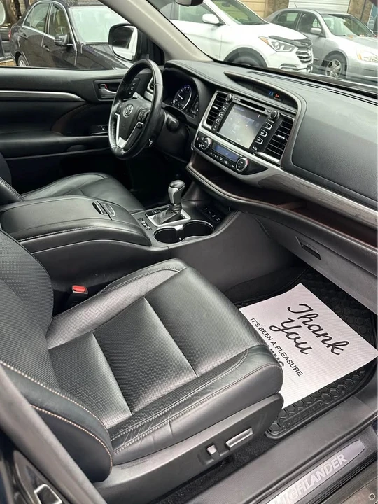 2018 Toyota Highlander - Image 10 of 18