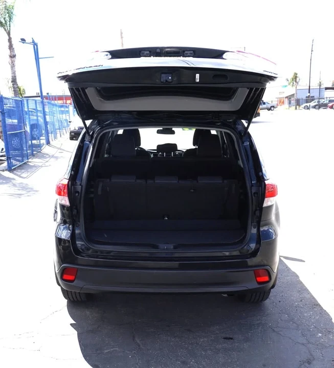 2018 Toyota Highlander - Image 4 of 12