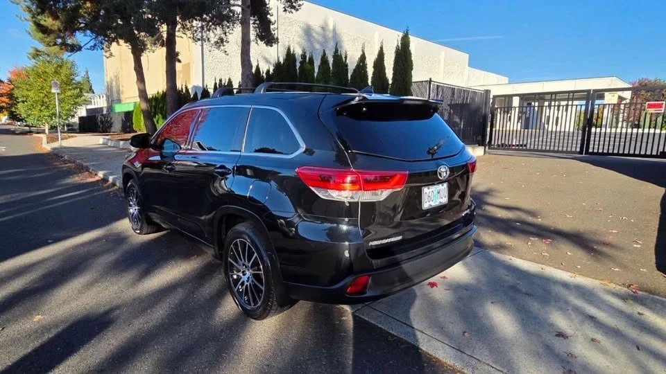 2018 Toyota Highlander - Image 5 of 13