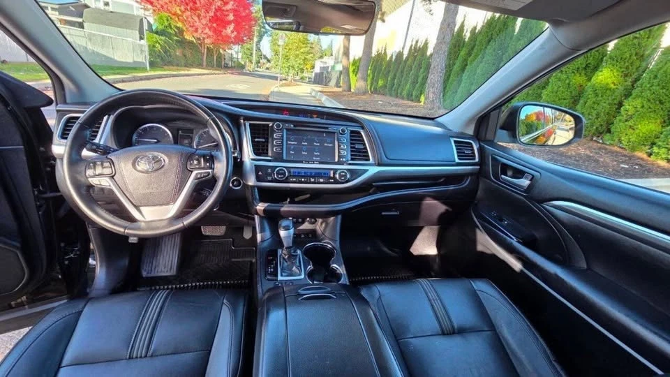 2018 Toyota Highlander - Image 10 of 13