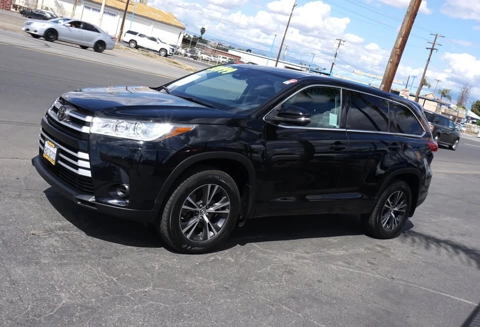2018 Toyota Highlander - Image 3 of 12