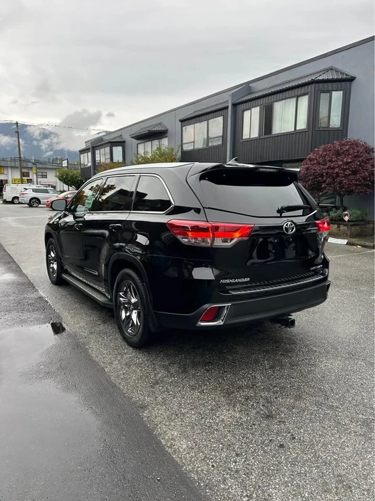 2018 Toyota Highlander - Image 8 of 18
