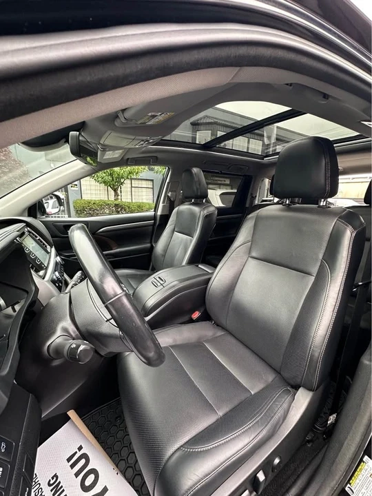 2018 Toyota Highlander - Image 11 of 18