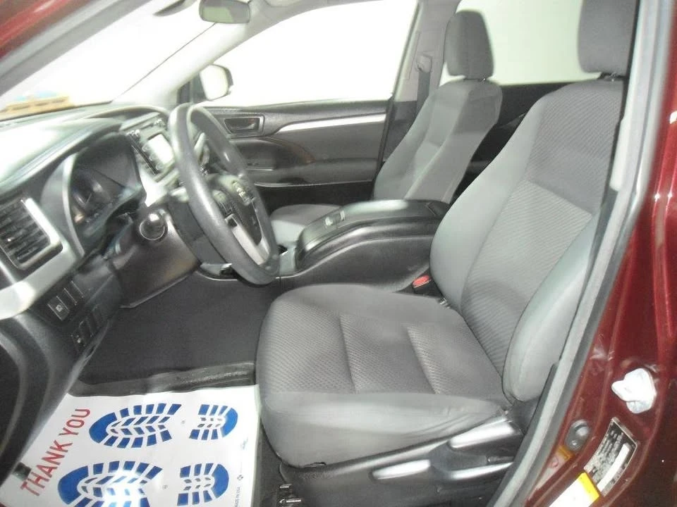 2018 Toyota Highlander - Image 10 of 19