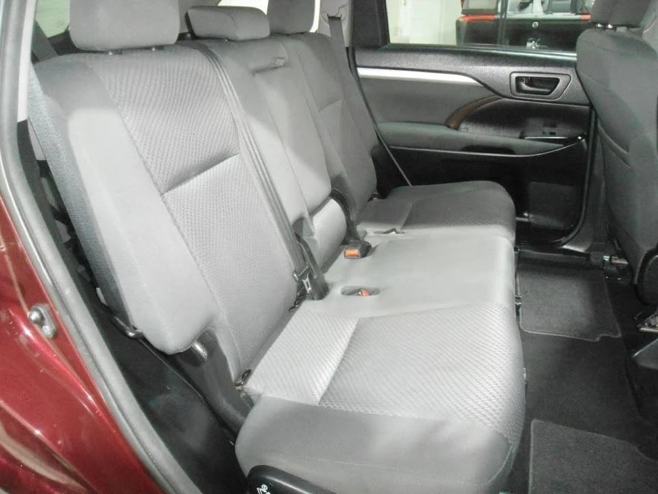 2018 Toyota Highlander - Image 15 of 19