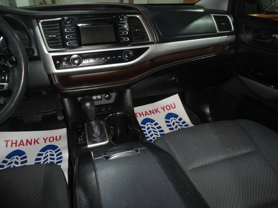2018 Toyota Highlander - Image 14 of 19