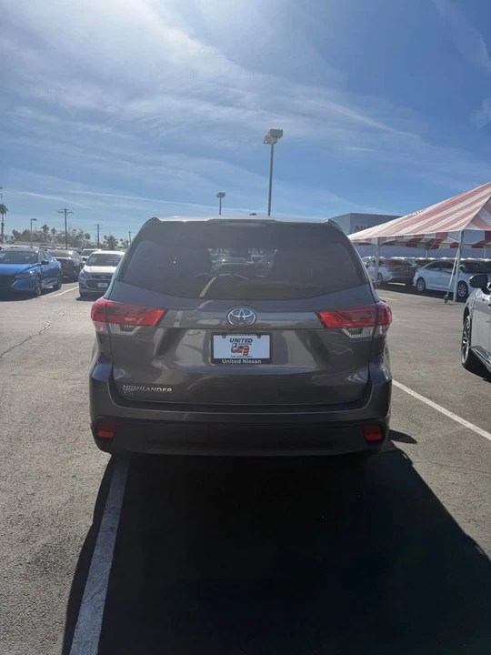 2018 Toyota Highlander - Image 4 of 10