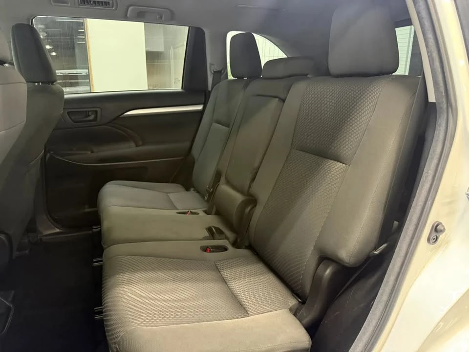 2018 Toyota Highlander - Image 13 of 20