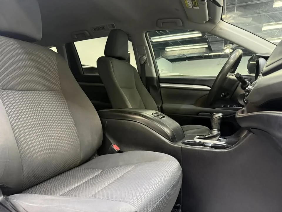 2018 Toyota Highlander - Image 19 of 20