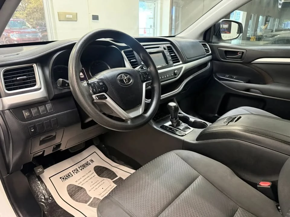 2018 Toyota Highlander - Image 11 of 20