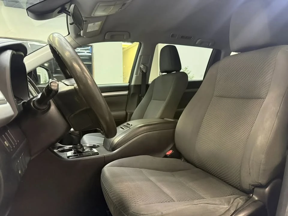 2018 Toyota Highlander - Image 12 of 20