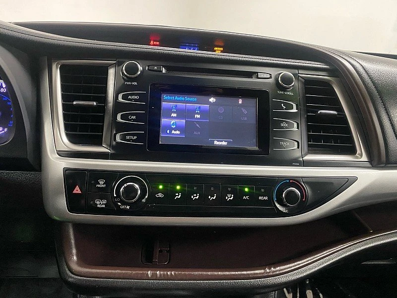 2018 Toyota Highlander - Image 18 of 20