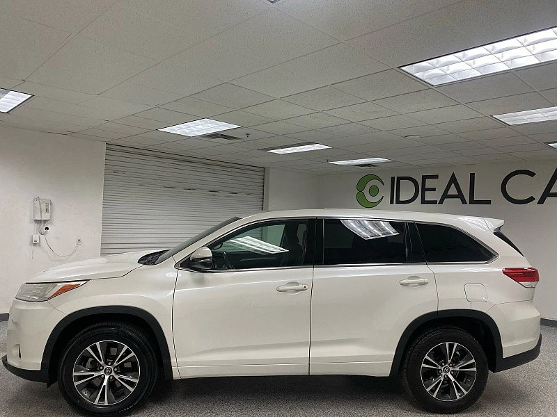 2018 Toyota Highlander - Image 8 of 20