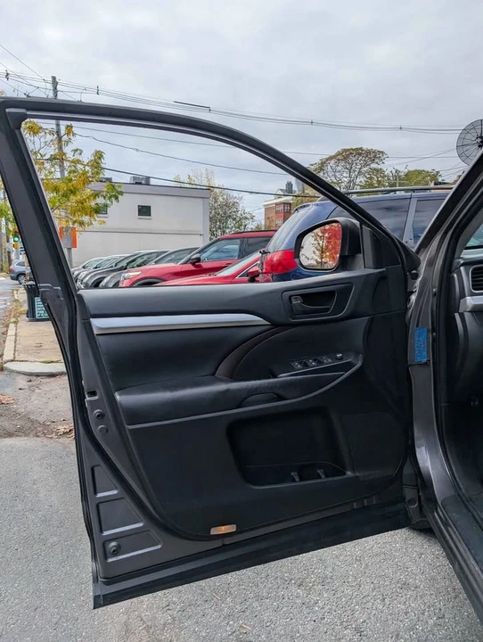 2018 Toyota Highlander - Image 7 of 8