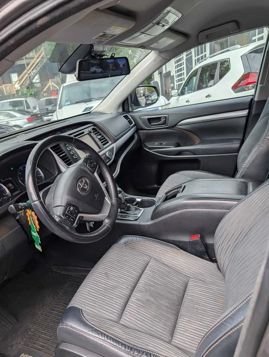 2018 Toyota Highlander - Image 6 of 8