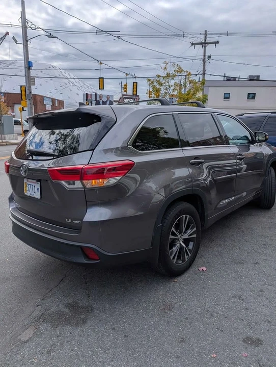 2018 Toyota Highlander - Image 4 of 8