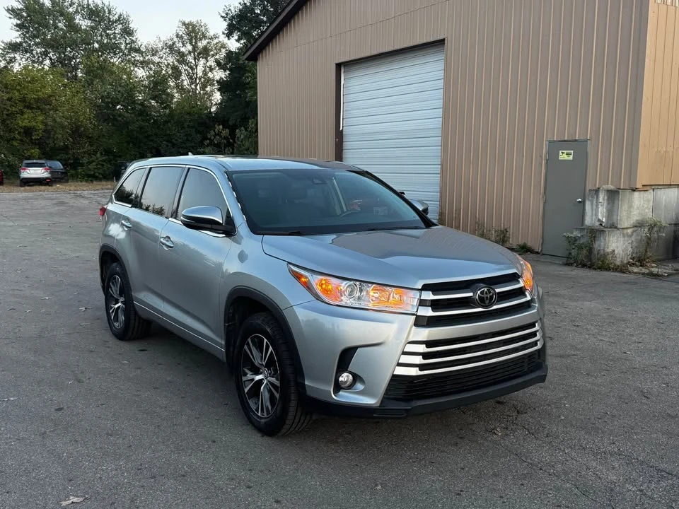 2018 Toyota Highlander - Image 3 of 15