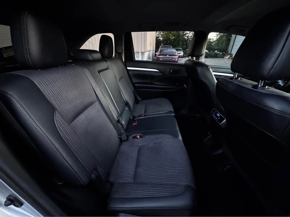 2018 Toyota Highlander - Image 9 of 15