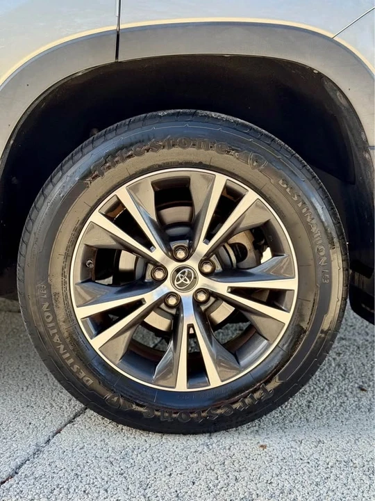2018 Toyota Highlander - Image 7 of 18