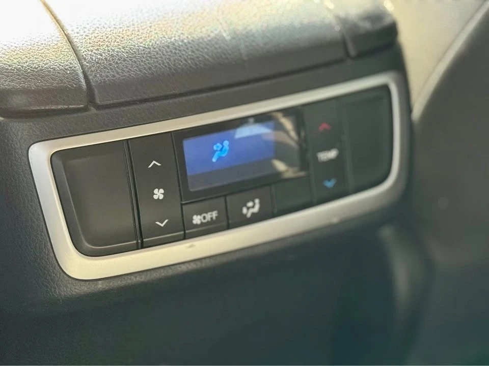 2018 Toyota Highlander - Image 13 of 18