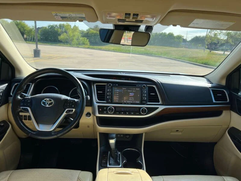 2018 Toyota Highlander - Image 10 of 17