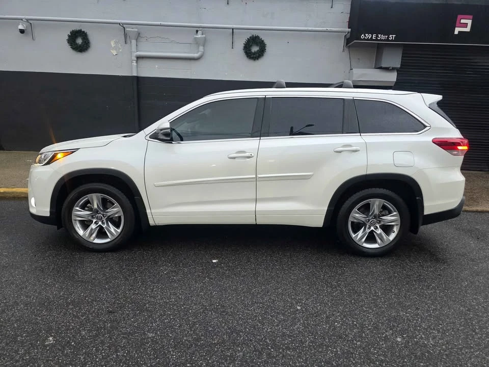 2018 Toyota Highlander - Image 5 of 13