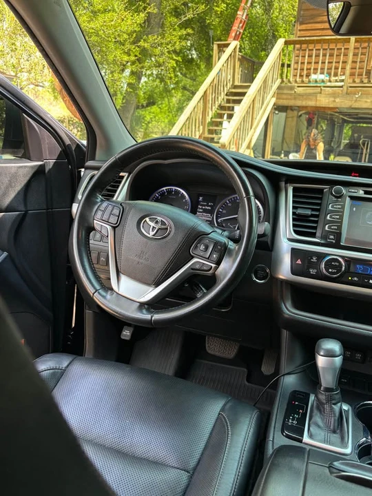 2018 Toyota Highlander - Image 16 of 19