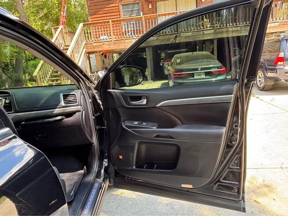 2018 Toyota Highlander - Image 11 of 19