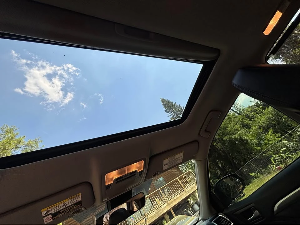 2018 Toyota Highlander - Image 15 of 19