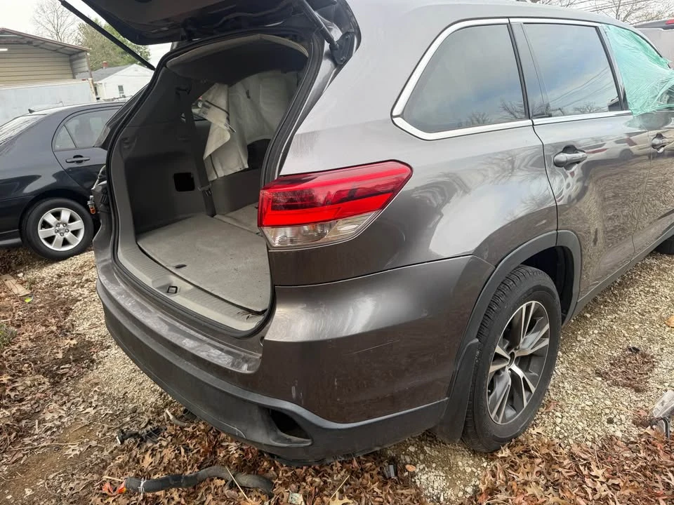 2018 Toyota Highlander - Image 2 of 5