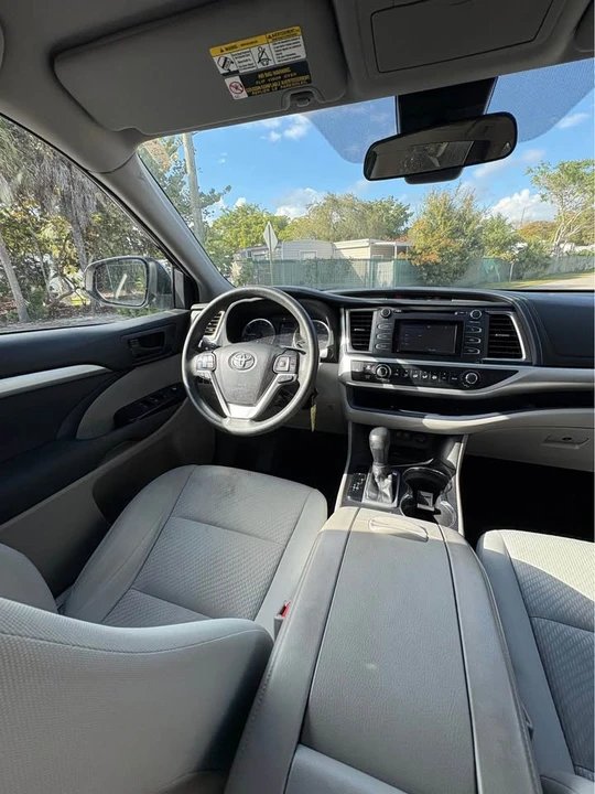2018 Toyota Highlander - Image 8 of 14