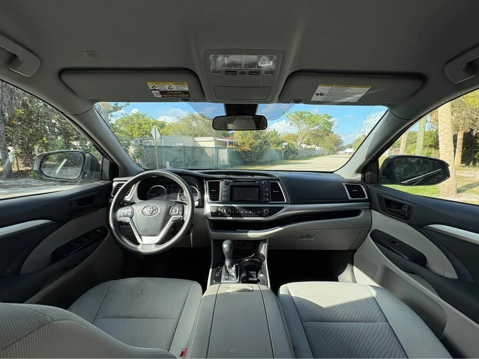 2018 Toyota Highlander - Image 7 of 14