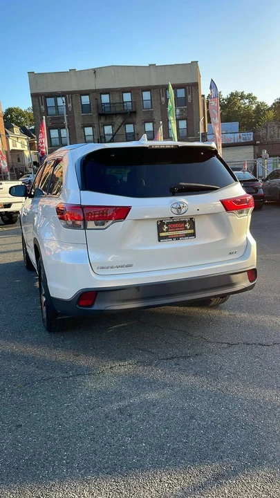 2018 Toyota Highlander - Image 3 of 6