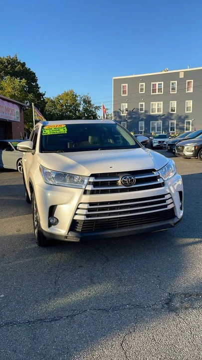 2018 Toyota Highlander - Image 2 of 6