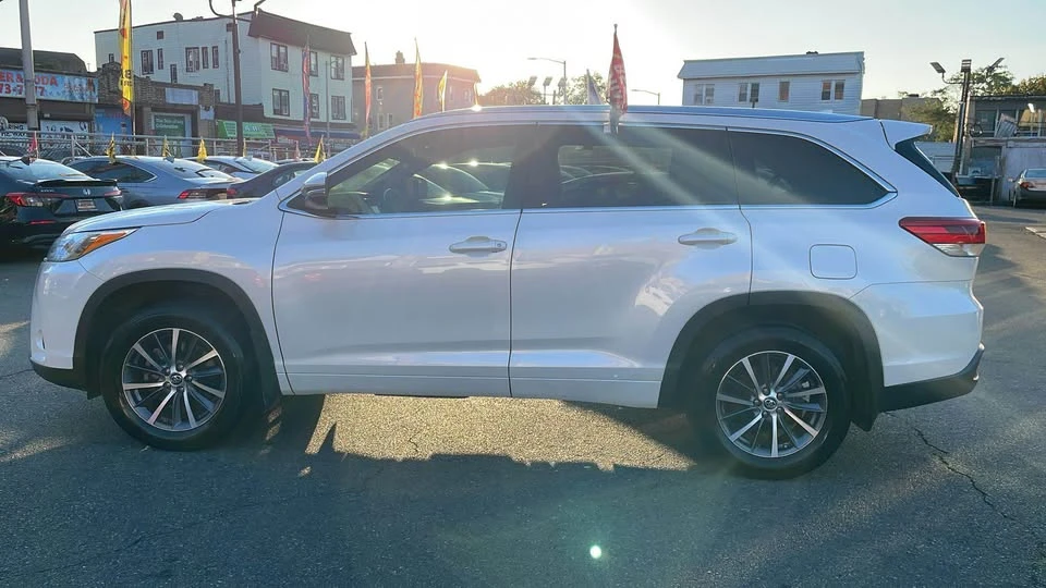 2018 Toyota Highlander - Image 6 of 6
