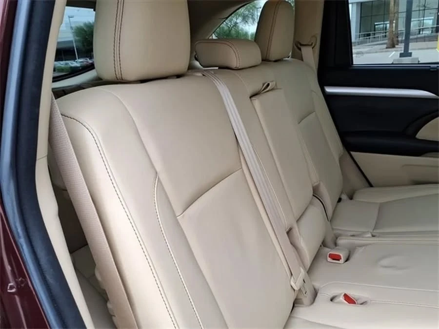 2018 Toyota Highlander - Image 10 of 15