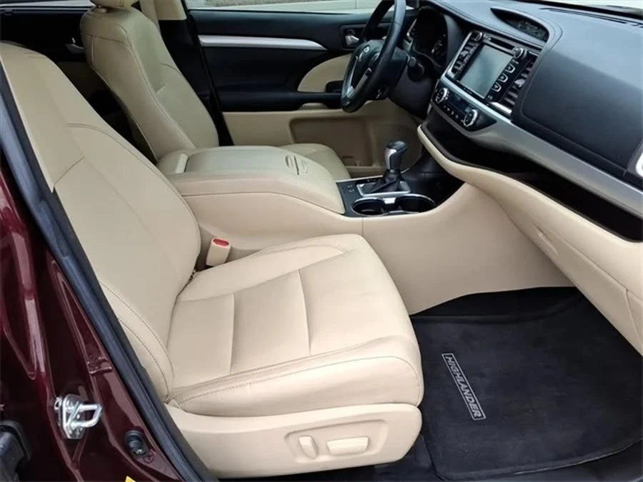 2018 Toyota Highlander - Image 7 of 15