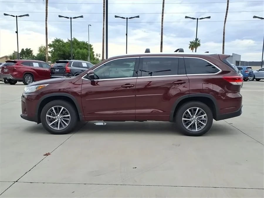 2018 Toyota Highlander - Image 2 of 15