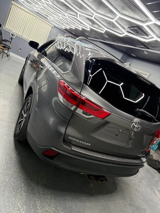 2018 Toyota Highlander - Image 19 of 20