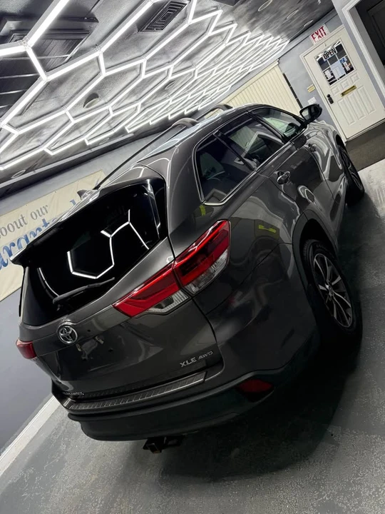 2018 Toyota Highlander - Image 11 of 20