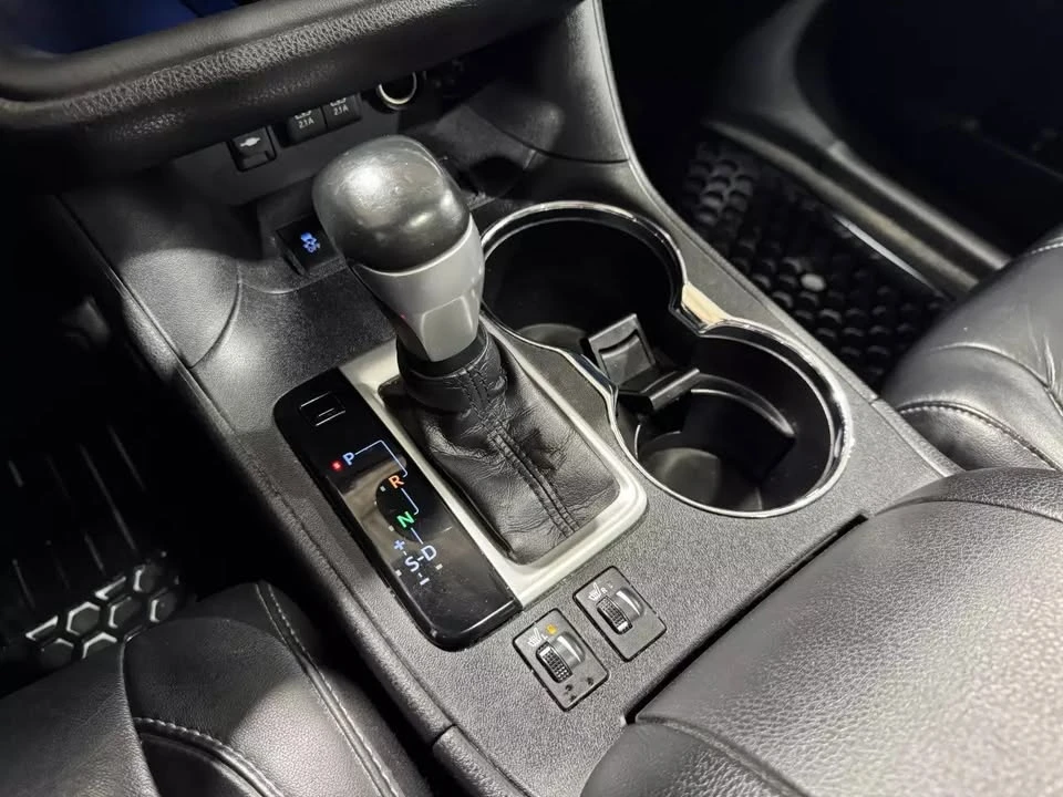 2018 Toyota Highlander - Image 14 of 20