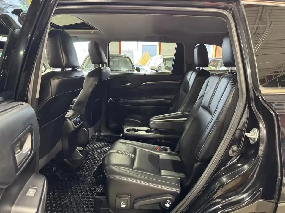 2018 Toyota Highlander - Image 12 of 20