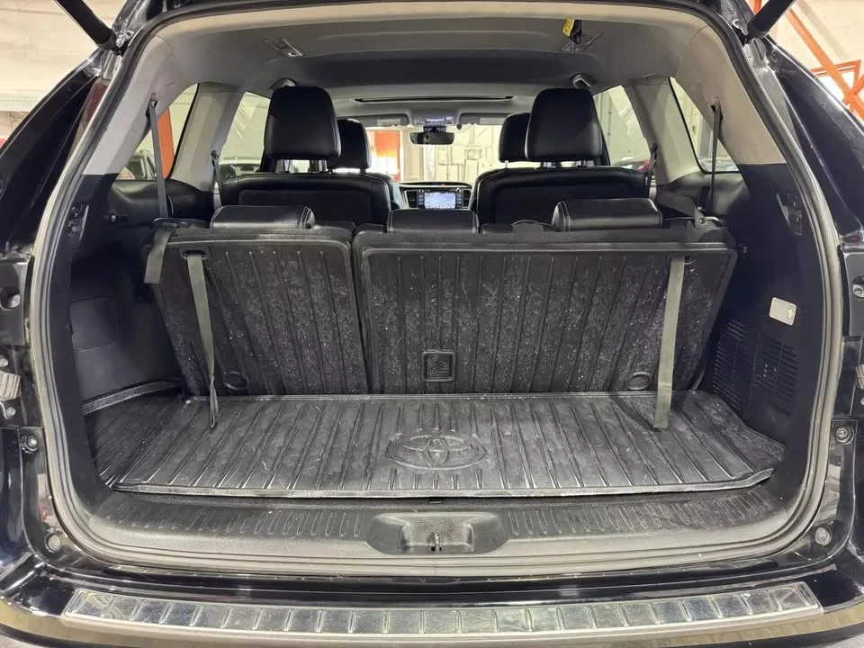 2018 Toyota Highlander - Image 9 of 20
