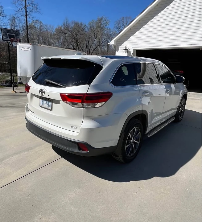 2018 Toyota Highlander - Image 4 of 10